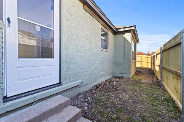 Building Photo - 2317 Peabody Ave