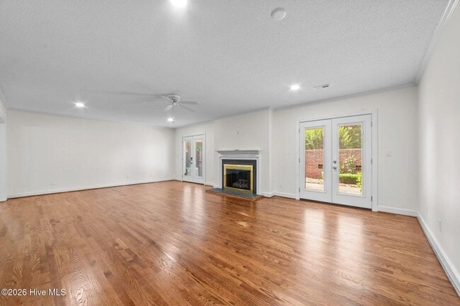 Building Photo - 809 Greenbriar Rd