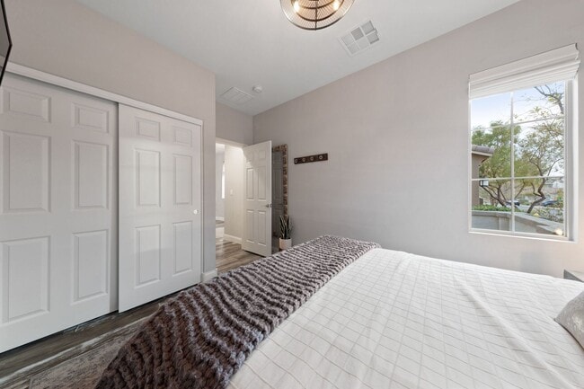 Building Photo - Luxury Dream Home with Unmatched Views and Resort-Style Amenities