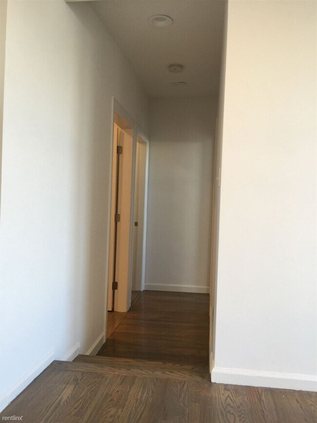 Building Photo - 2 br, 1 bath  - 19 Peterborough St Apt 17A