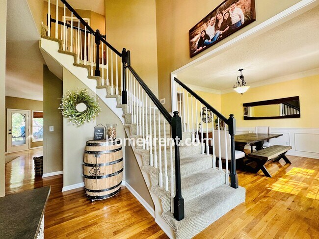 Building Photo - Beautiful Four Bedroom Home in a Quiet Nei...