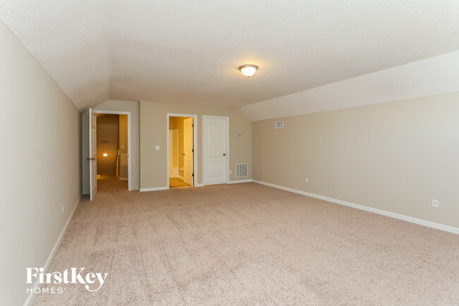 Building Photo - 3511 Shrewsbury Dr