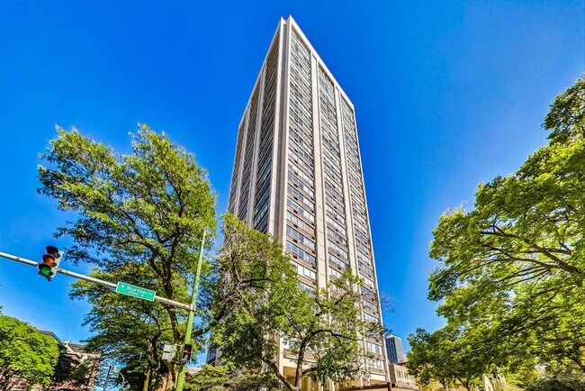 Primary Photo - 70 W Burton Pl