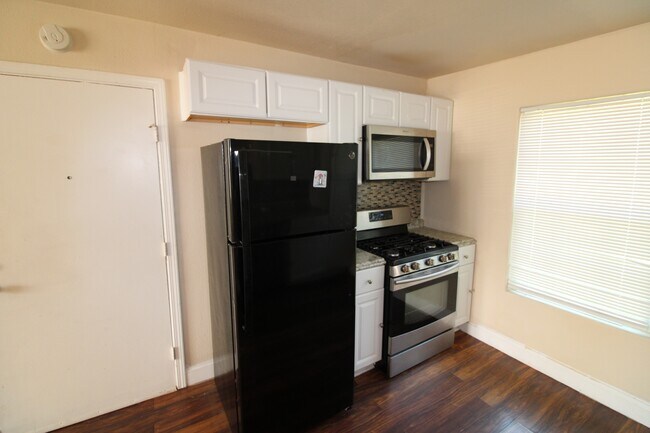 Building Photo - 10601 Murr Way