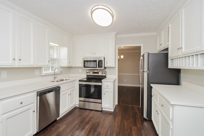 Building Photo - 4296 Alison Jane Dr NE