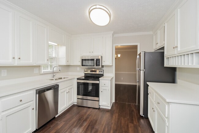 Building Photo - Charming 3-Bedroom Home in Great Location