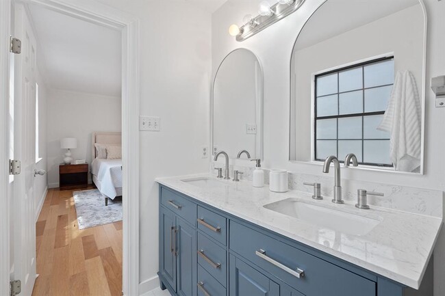 Building Photo - 3633 Peregrine Falcon Dr