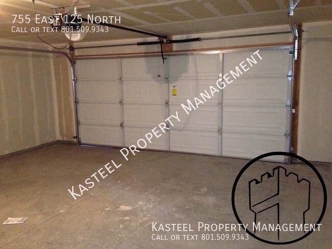 Building Photo - 755 E 125 N St