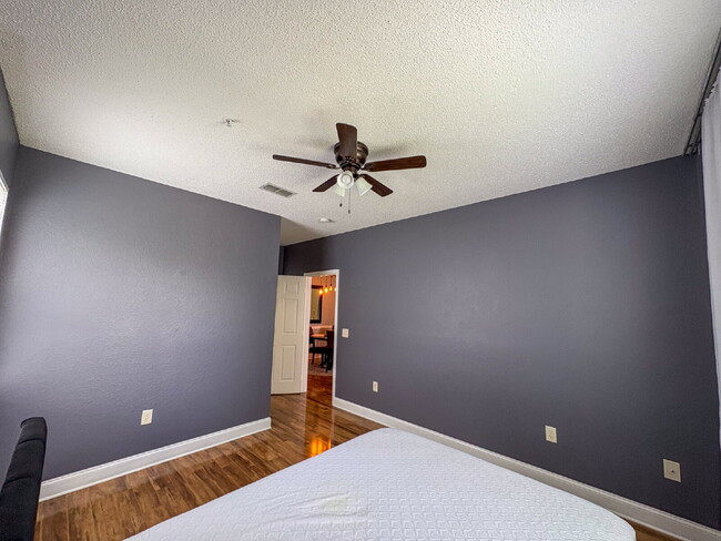Building Photo - Available Now! Spacious 2-Bed, 2-Bath Cond...