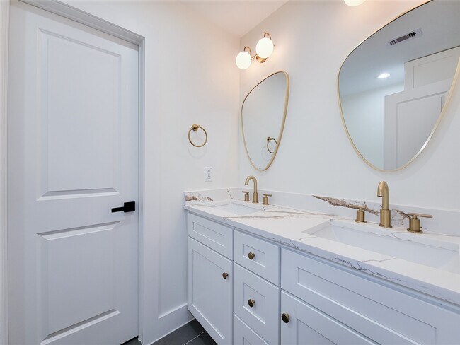 Building Photo - 20223 Laurel Lock Dr