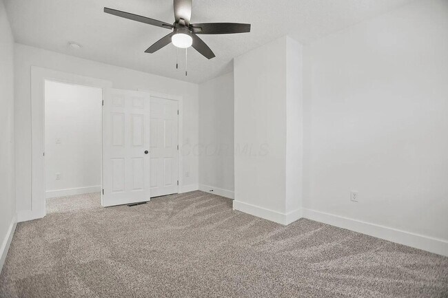 Building Photo - 852 Oakwood Ave