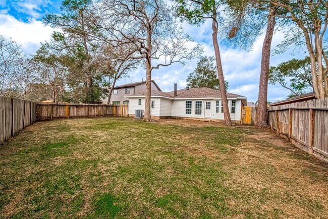 Building Photo - 635 Tarpaulin Way
