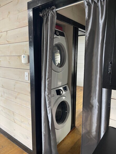 Building Photo - 1500sf Lake Cabin Vacation/Staycation Rental Lk