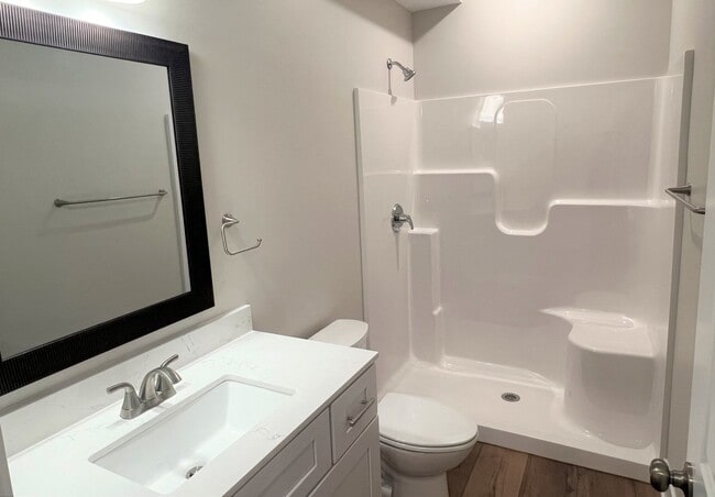 Building Photo - Three Bedroom Townhome