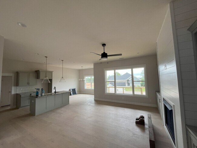 Building Photo - 1279 W Sage Ct