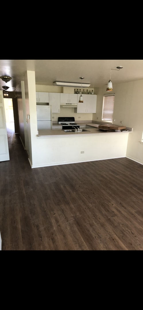 Building Photo - Perfect Condo on Division!