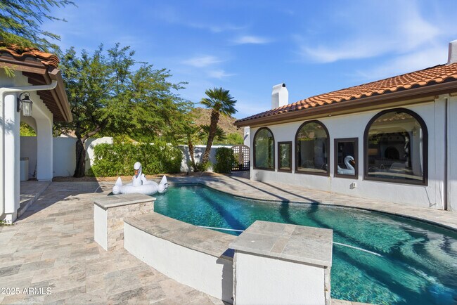 Building Photo - 5828 E Cactus Wren Rd