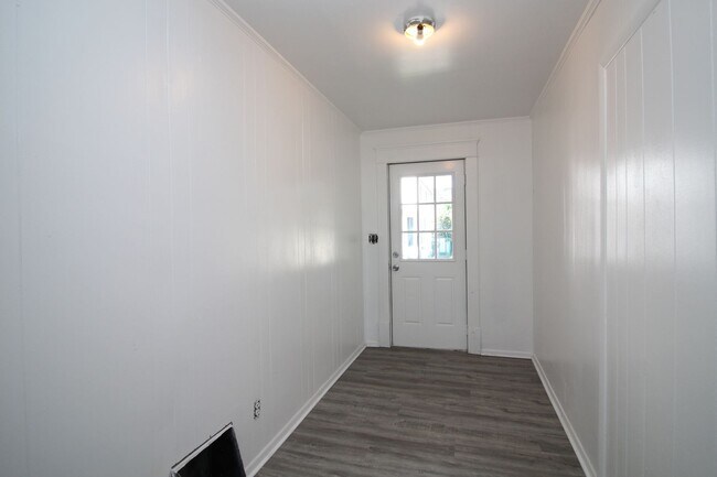 Building Photo - 90-990 Baker St