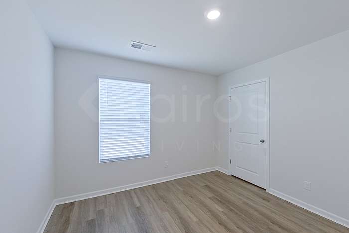 Building Photo - 113 Overstreet Way