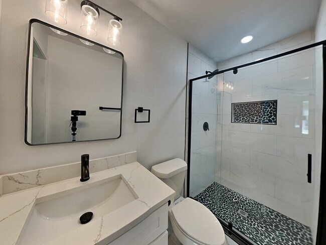 Building Photo - 2111 Melissa St