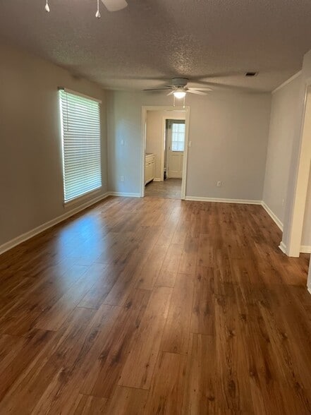 Dining Area - 14835 Forest Grove Ave