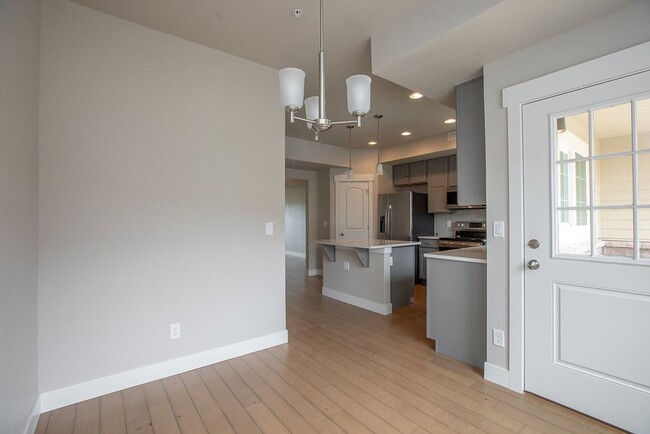 Building Photo - 4902 Brookfield Dr