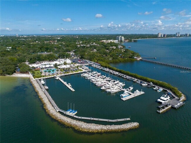 Building Photo - 3005 W Helen Ave