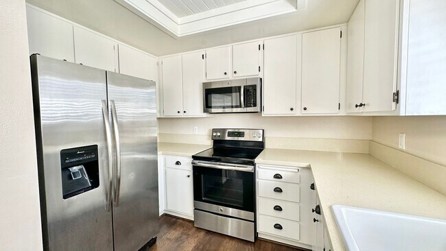 Building Photo - Beautifully Remodeled Upstairs Condo Unit with Private Balcony Patio in Downtown Fallbrook!