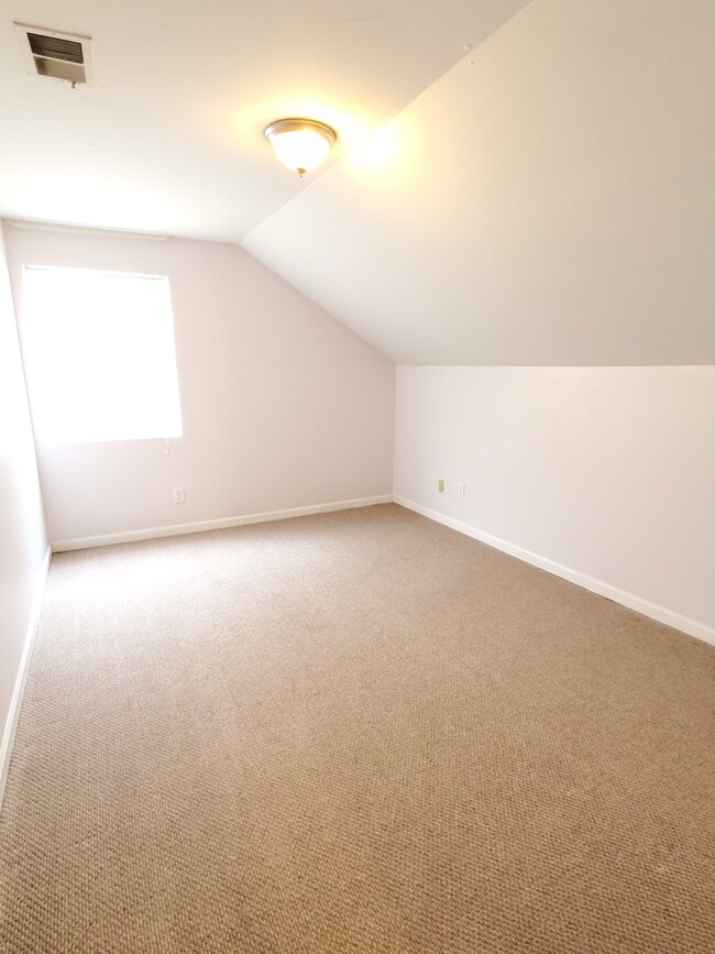 Upstairs Back Bedroom - 445 Atlanta Ave SE