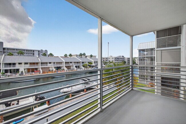 Building Photo - 3550 NE 169th St