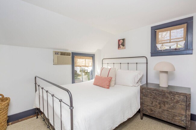 Building Photo - 93 Schellinger Rd