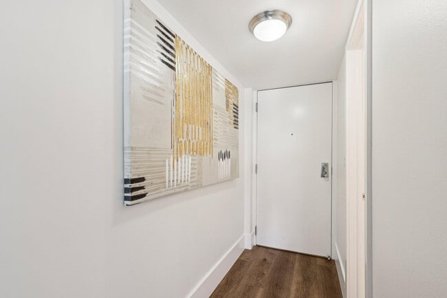 Building Photo - 1301 River Reach Dr