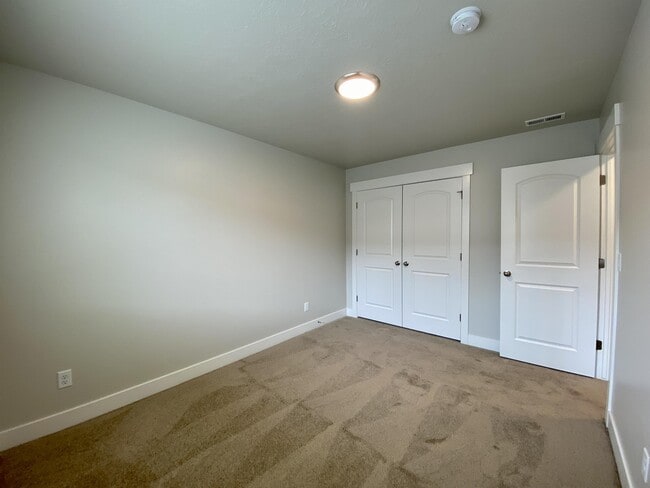 Building Photo - 13926 S Champlin Peak Dr