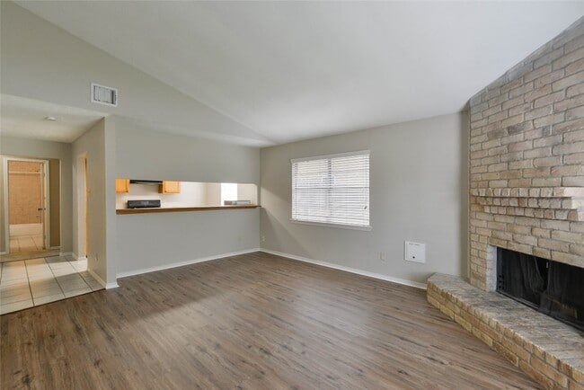 Building Photo - 28302 Doverbrook Dr