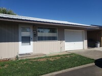 Building Photo - N. Columbus Ave Duplex - Krause