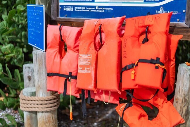 Building Photo - 1750 Benjamin Franklin Dr