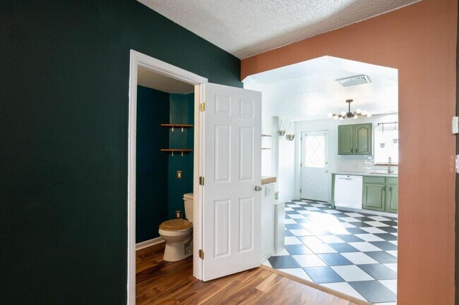 Building Photo - Gorgeous 2 Bedroom, 1.5 Bath Home in South Philly's LoMo Neighborhood
