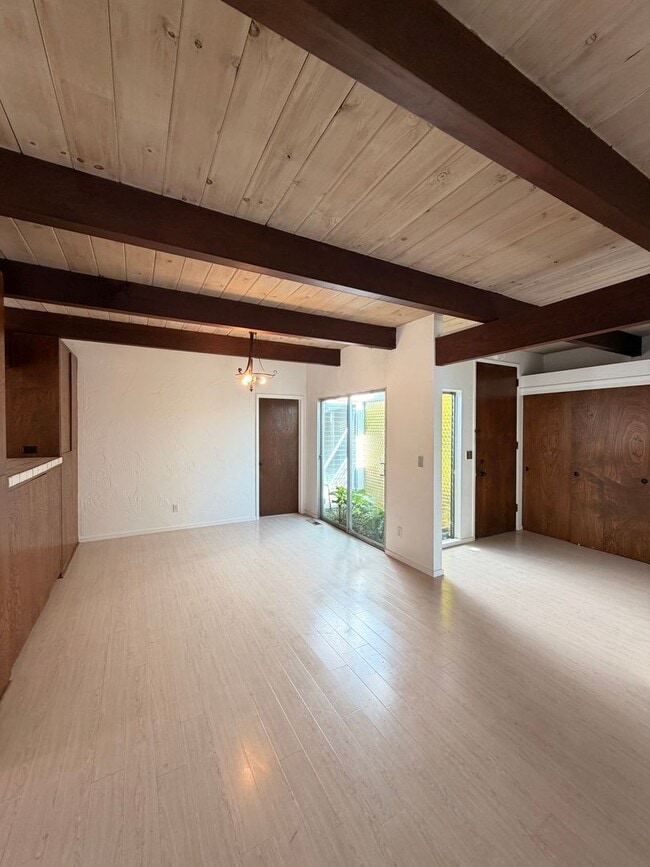 Building Photo - Mid-Century Modern Coastal Retreat – Walk to Beach & Bike to Aptos Village | 4+ Bed / 2 Bath
