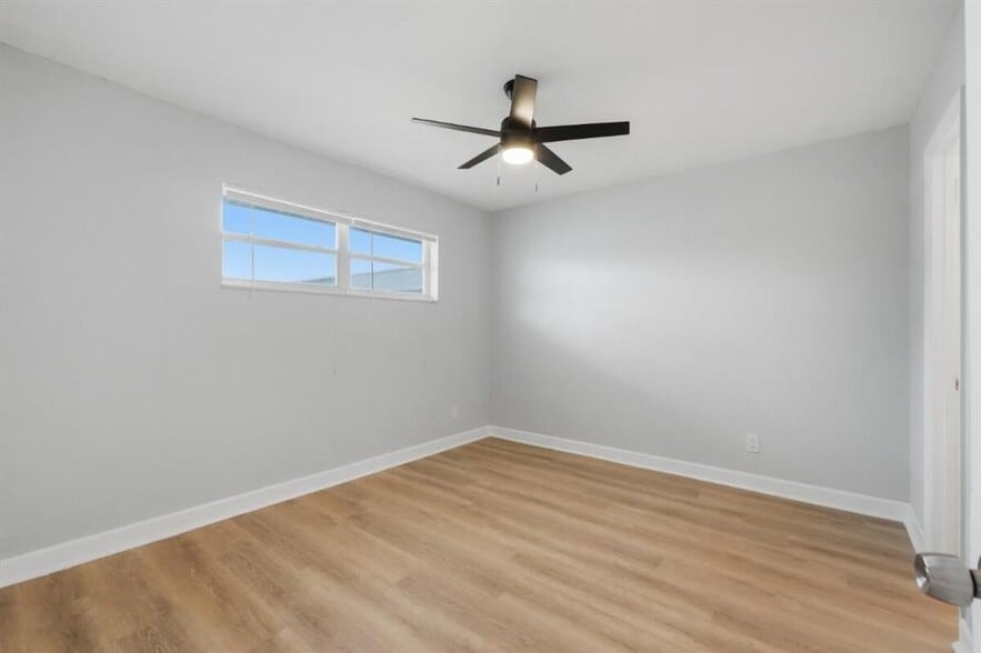 Building Photo - 6191 SW 37th St