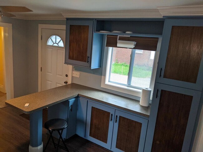 Building Photo - 553 Britton Rd