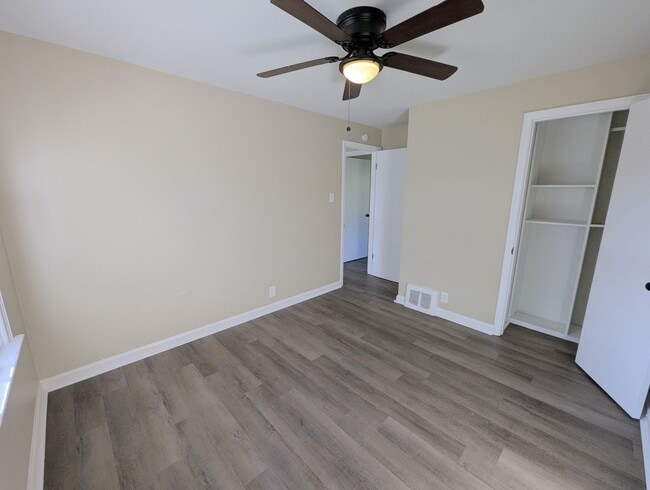 Building Photo - Live in Bliss - 3 Bed, 1 Bath