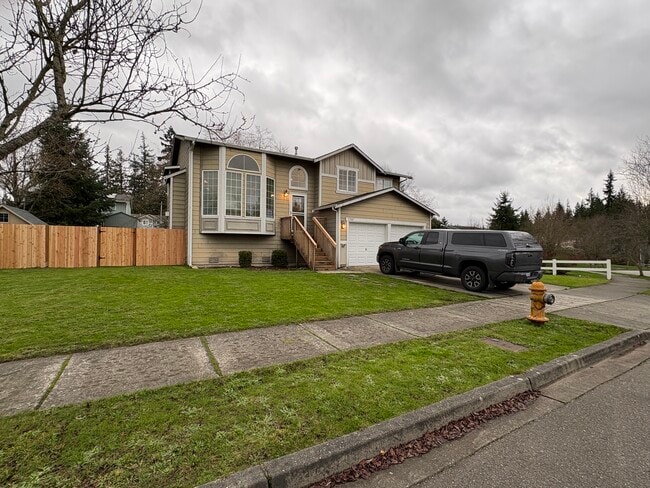 Building Photo - 17427 73rd Dr NE