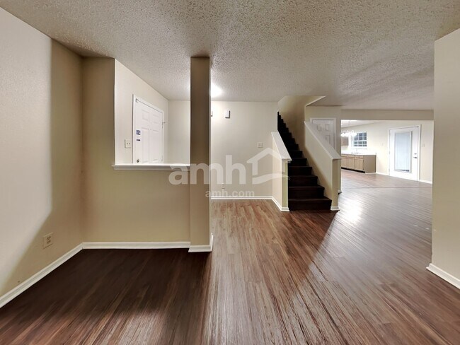 Building Photo - 6503 W Philadelphia Dr