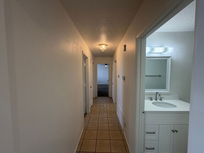 Building Photo - 4520 Rockaway Loop NE