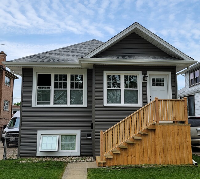 Building Photo - 2310 N 75th Ave