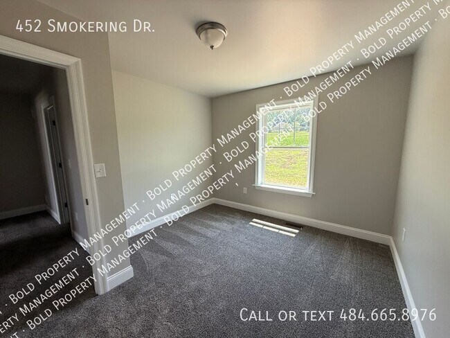 Building Photo - 452 Smokering Dr