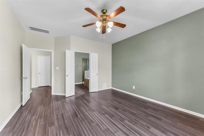 Building Photo - 16622 River Wood Ct