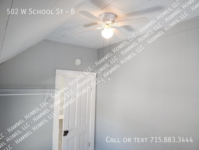 Building Photo - 502 W School St