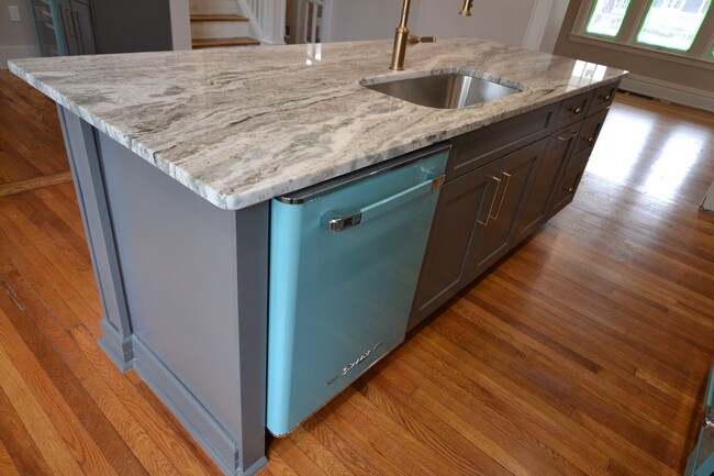 Building Photo - Newly Renovated 4 Bedroom Near Franklin Park- First month rent free