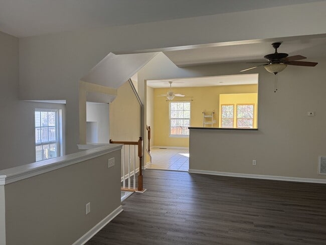 Building Photo - Liberty Crossing